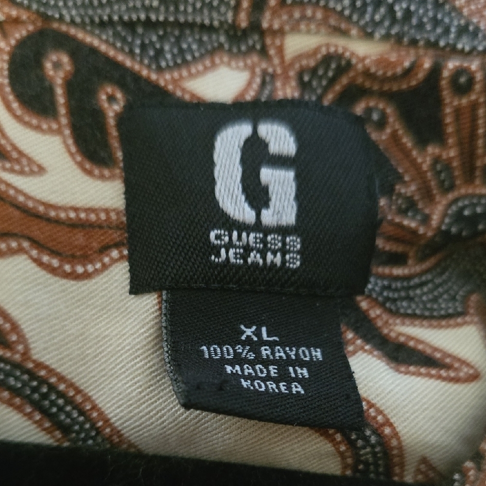 Patterned Button-Up Shirt - Picture 2 of 2